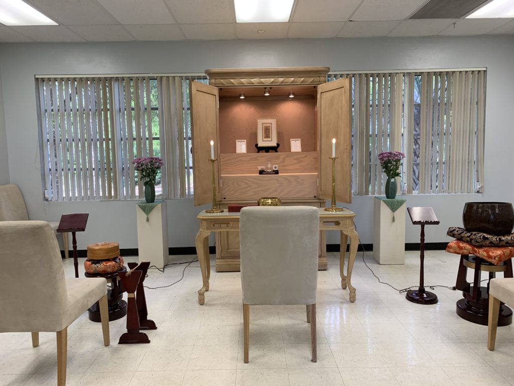 Tampa Bay buddhist sangha gives altar set to RK Dharma Center of Fort Myers